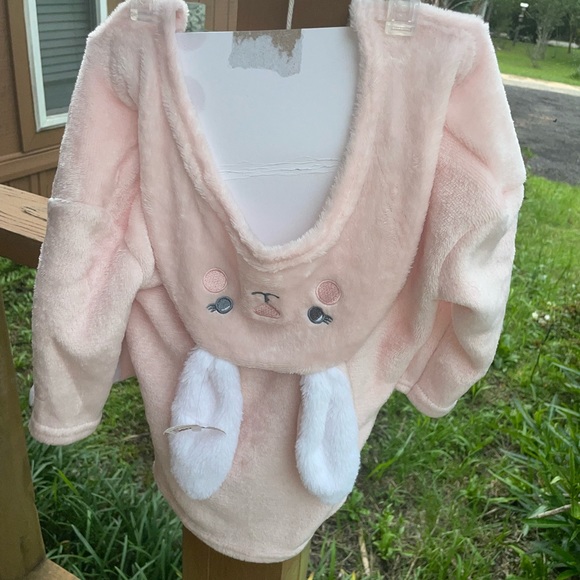 Bunny robe includes 3 washcloths brand new super cute and soft 0-9 months - Picture 5 of 7